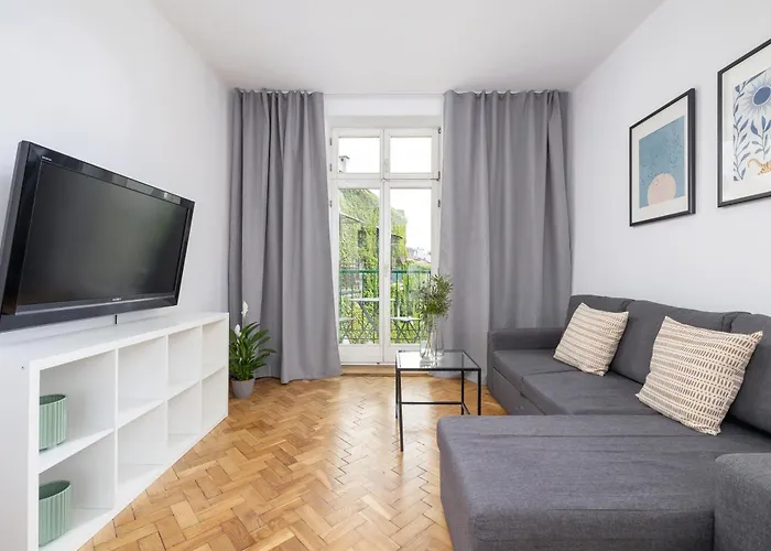 1-Bedroom Apartment With Balcony - Dluga 65