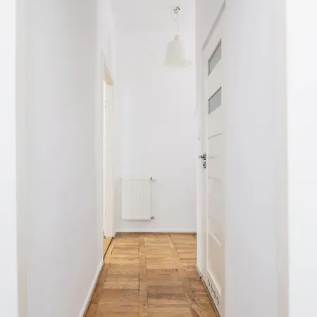 1-Bedroom Apartment With Balcony - Dluga 65 Krakow Exterior photo