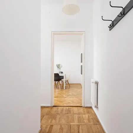 1-Bedroom Apartment With Balcony - Dluga 65 Krakow Exterior photo