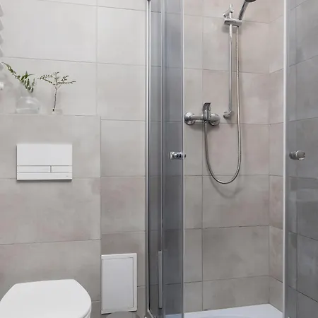 1-Bedroom Apartment With Balcony - Dluga 65 Krakow Exterior photo